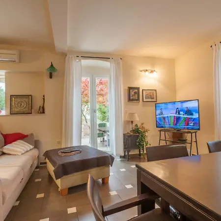 1 * Biograd Na Moru