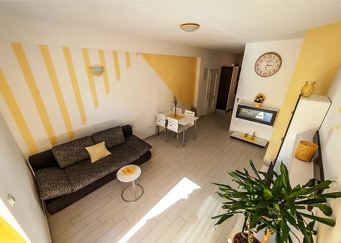 1 ביוגראד נה מורו